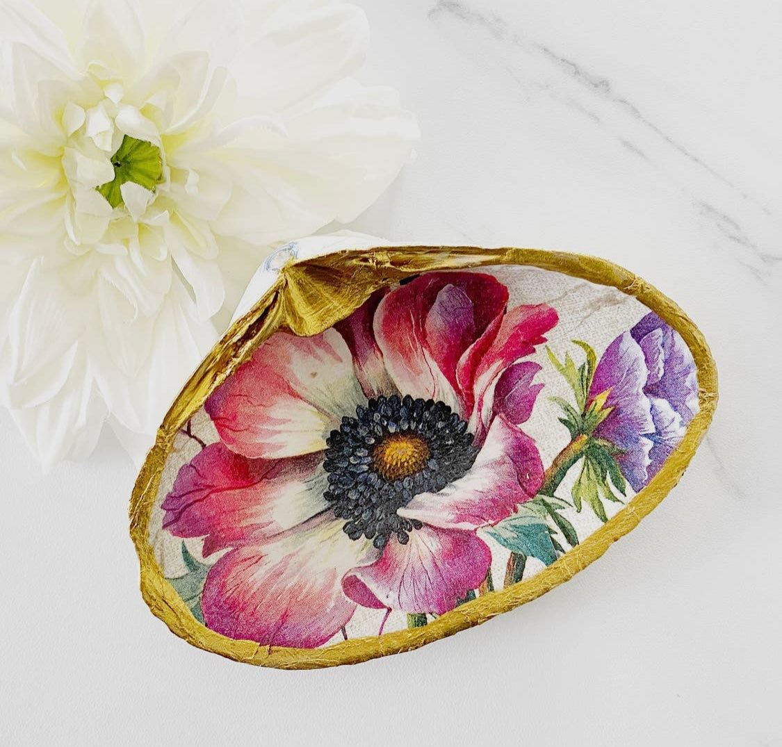 Trinket Dishes - Guilded Oyster Shells